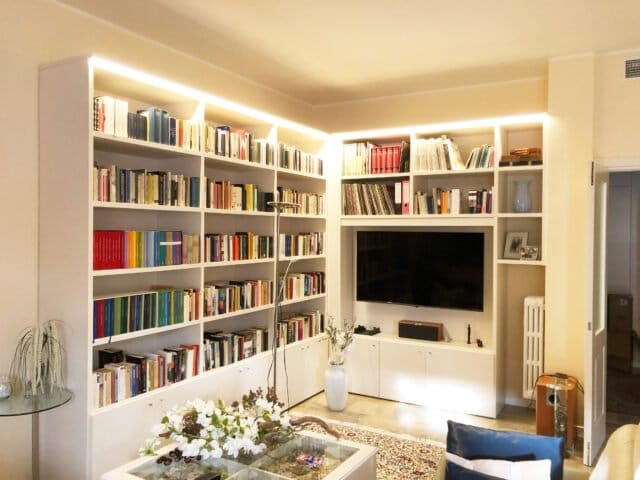 Mobile libreria e porta tv su misura