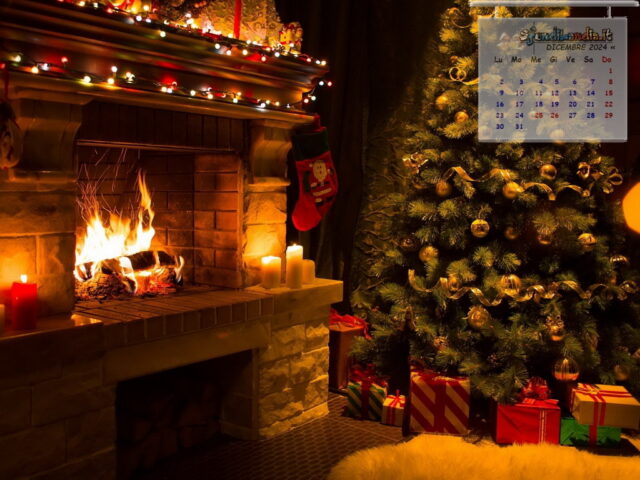 Scopri una selezione di sfondi gratis di Natale, perfetti per decorare il tuo desktop con immagini festive e invernali